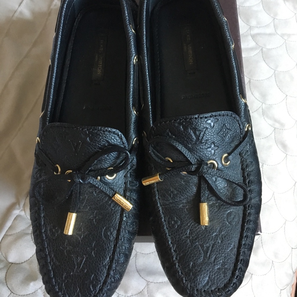Louis Vuitton ‘Gloria’ Black Flat Loafers